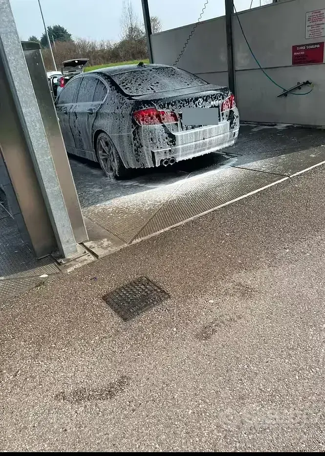 Usata BMW 530 258 CV (189 kW) 2011 Nero Berlina