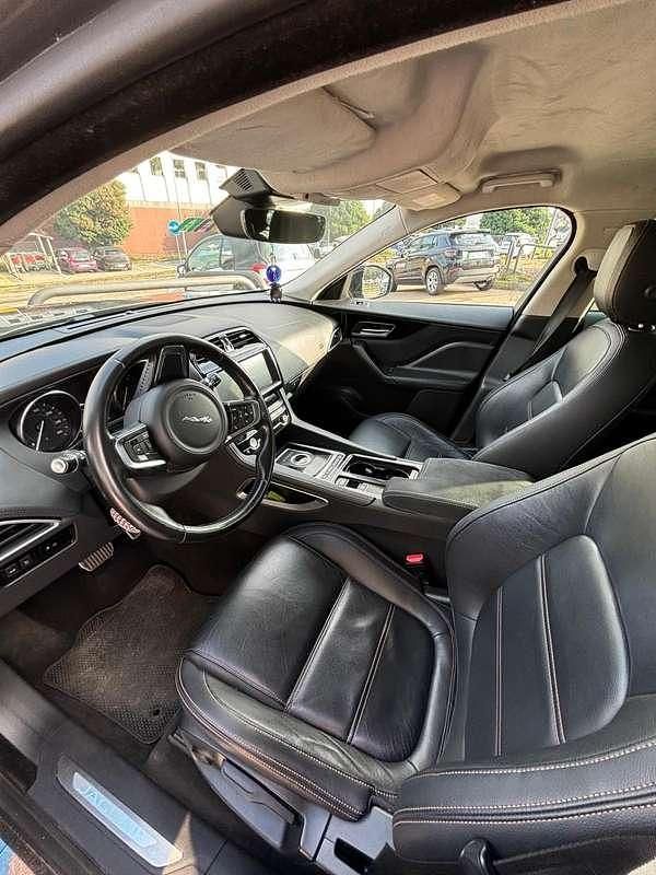 Usata Jaguar F-Pace Prestige 179 CV (131 kW) 2019 Grigio SUV