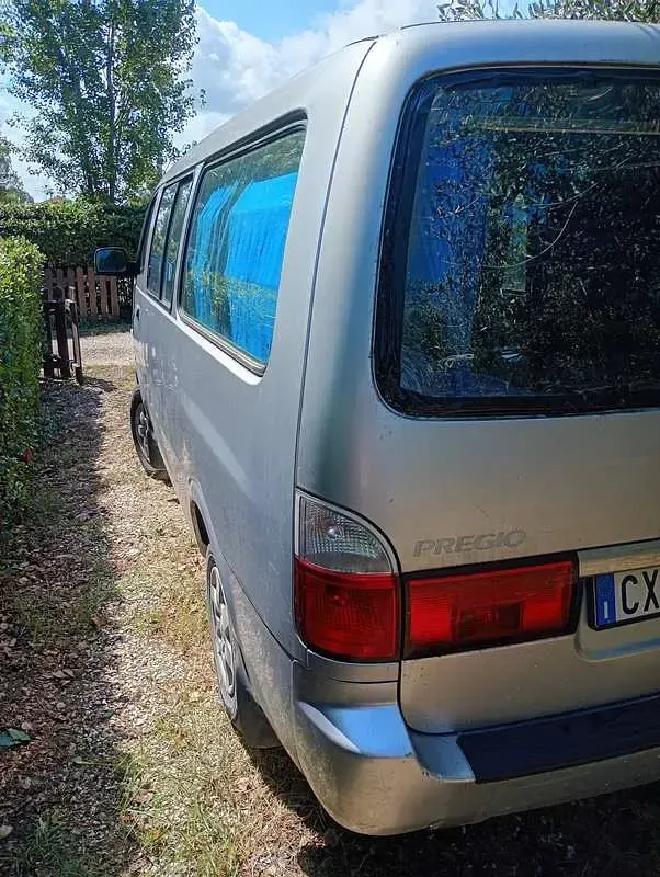 Usata Kia Bongo 94 CV (69 kW) 2005 Argento Furgone