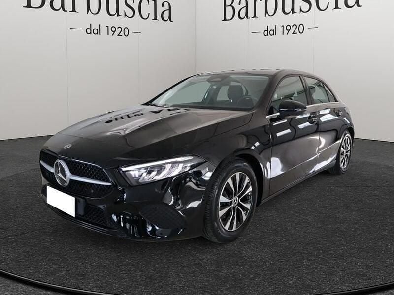 Nero Usata 2025 Mercedes A180 Advanced Berlina | 30.900 € (Buon prezzo) - Immagine 1/4