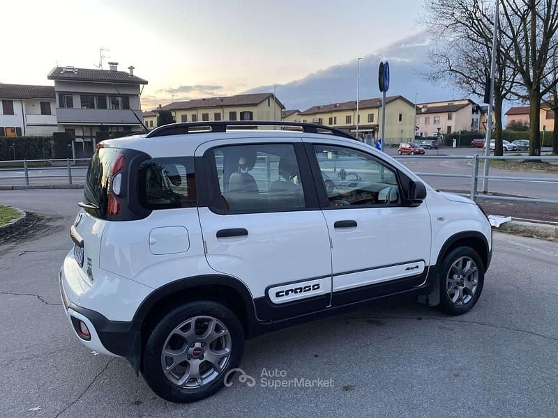 Usata Fiat Panda Cross Cross 69 CV (50 kW) 2017 Bianco Utilitaria