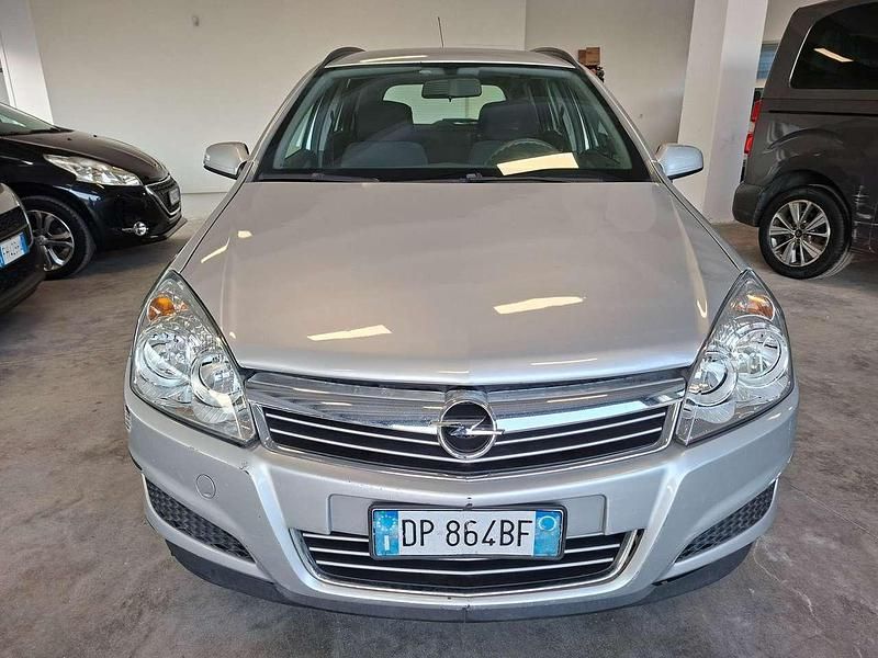 Usata Opel Astra S 125 CV (91 kW) 2008 Argento Station wagon
