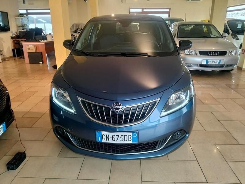 Usata Lancia Ypsilon Silver 69 CV (50 kW) 2023 Blu Utilitaria