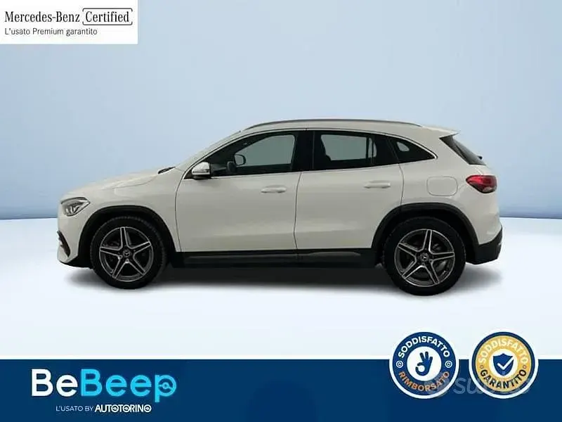 Usata Mercedes GLA200 Premium 150 CV (110 kW) 2021 Bianco pastello SUV