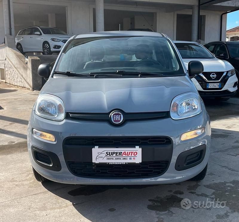 Usata Fiat Panda Easy 69 CV (50 kW) 2020 Grigio Berlina