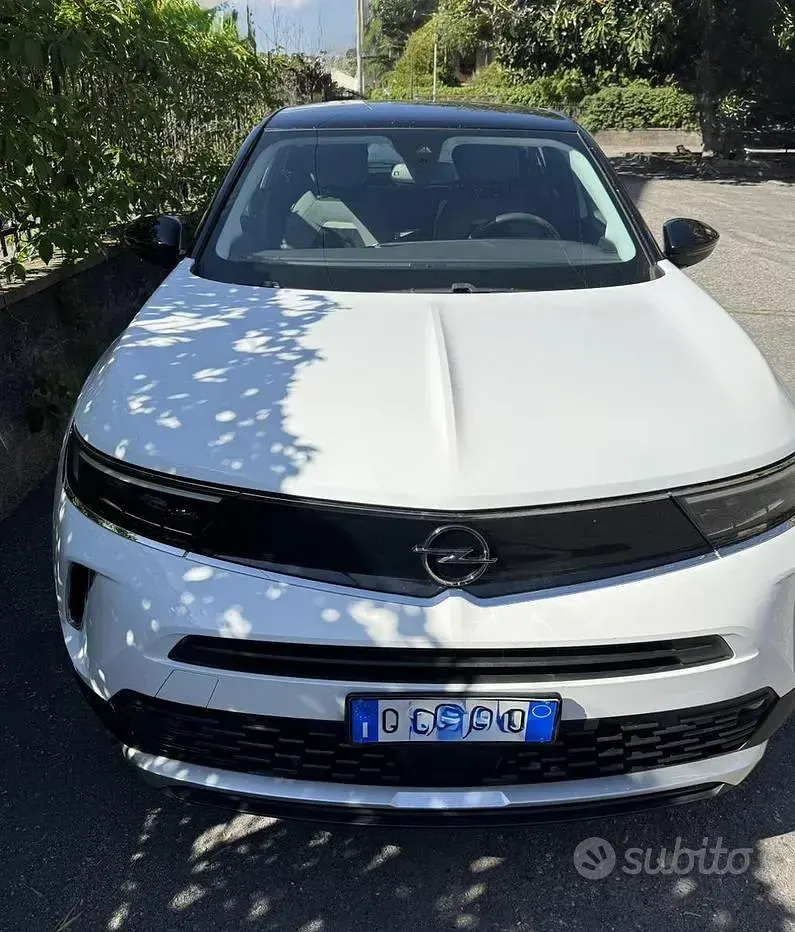 Usata Opel Mokka Elegance 110 CV (80 kW) 2022 Bianco SUV
