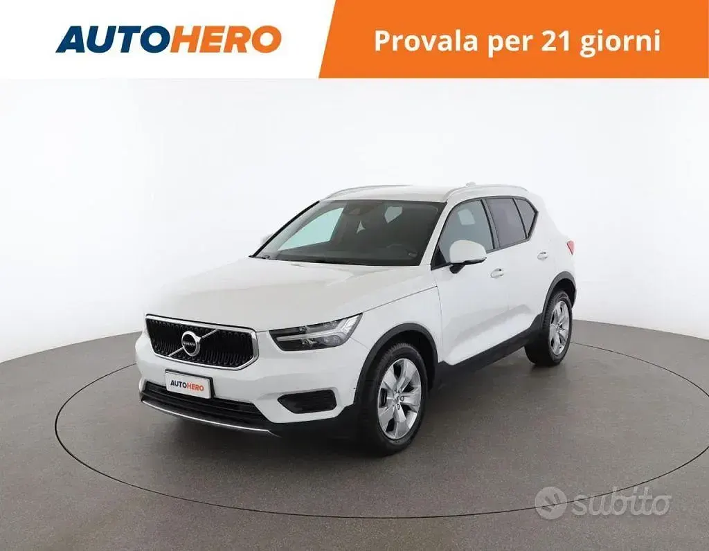 Usata Volvo XC40 Momentum 150 CV (110 kW) 2020 Bianco SUV