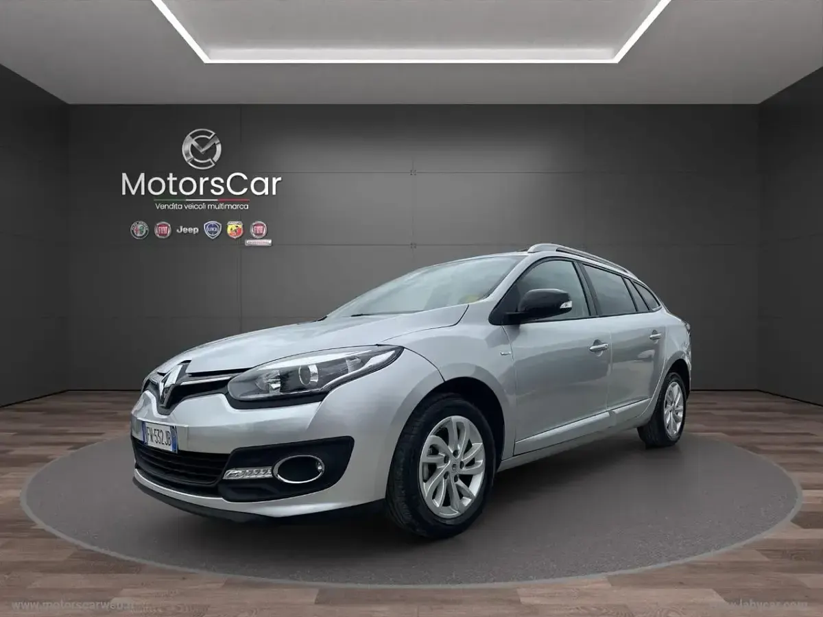 Usata Renault Mégane III 110 CV (80 kW) 2016 Grigio