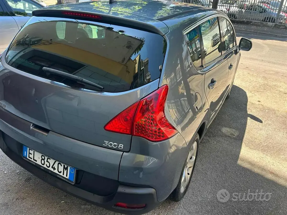 Usata Peugeot 3008 111 CV (81 kW) 2012 Grigio Station wagon
