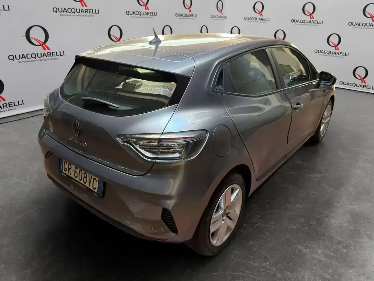 Usata Renault Clio V Evolution 91 CV (66 kW) 2023 Grigio Berlina