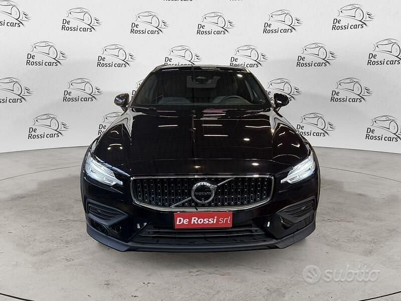 Usata Volvo V60 CC 197 CV (144 kW) 2023 Nero Station wagon