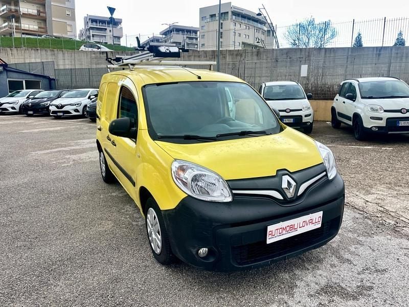 Usata Renault Kangoo 110 CV (80 kW) 2019 Giallo Monovolume
