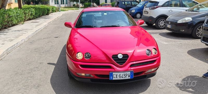 Rosso Usata 1997 Alfa Romeo GTV Coupé | 6000 € (Buon prezzo) - Immagine 1/4