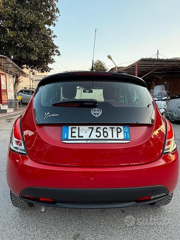 Usata Lancia Ypsilon 69 CV (50 kW) 2013 Rosso Utilitaria