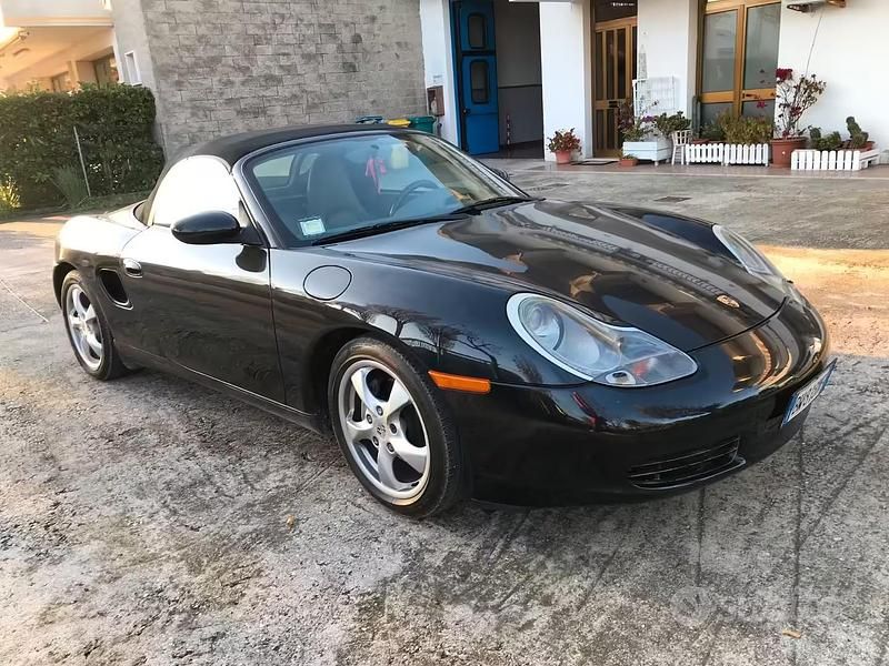 Second-hand Porsche Boxster 228 CP (167 kW) 2002 Negru Cabrio