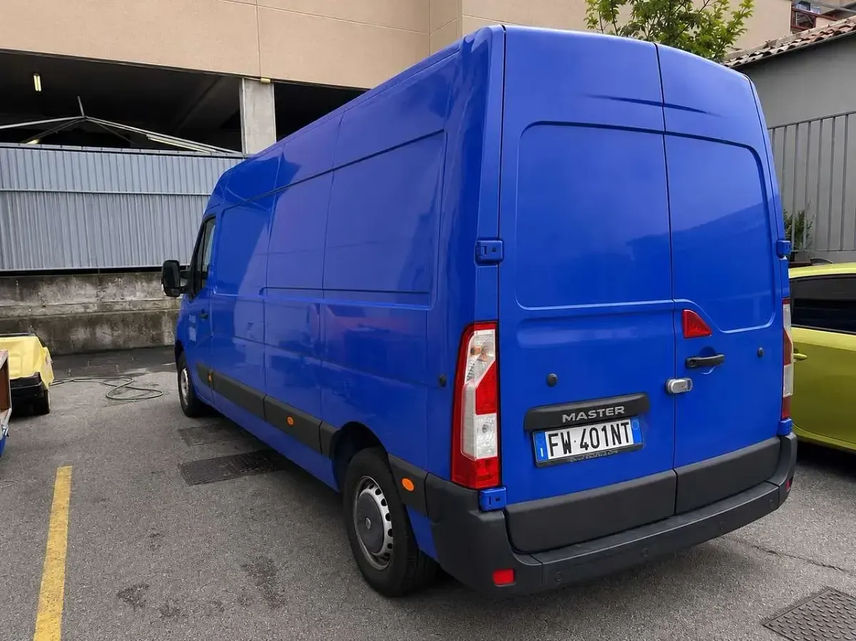Usata Renault Master 170 CV (125 kW) 2019 Blu/azzurro Furgone