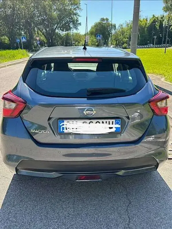 Usata Nissan Micra Acenta 90 CV (66 kW) 2022 Grigio Utilitaria