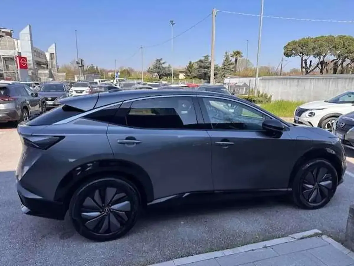 Usata Nissan Ariya Advance 44 kW (61 CV) 2025 Grigio piombo SUV