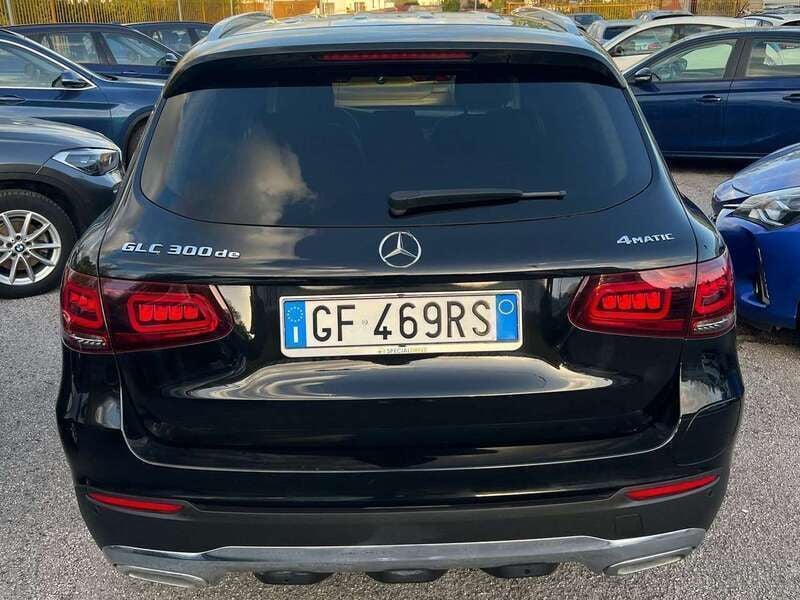 Usata Mercedes GLC300e Business 194 CV (142 kW) 2021 Nero SUV