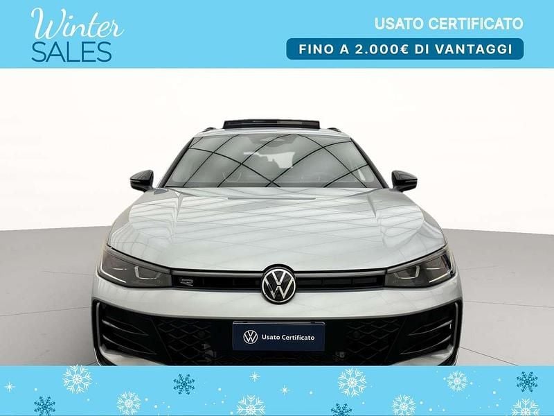 Nuova VW Passat R-line 150 CV (110 kW) 2025 Dolomite silver metallizzato Station wagon