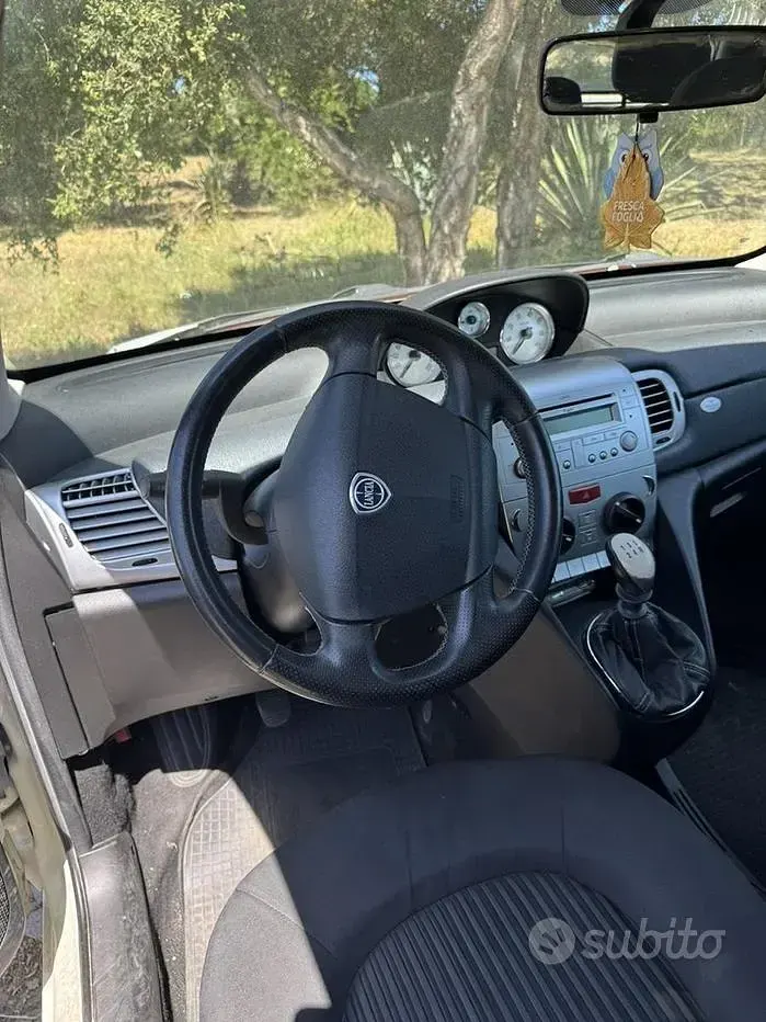 Usata Lancia Ypsilon 69 CV (50 kW) 2011 Bianco Utilitaria