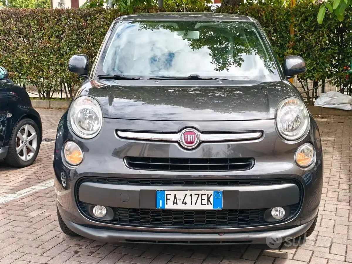 Begagnad Fiat 500L Lounge 85 HK (62 kW) 2015 Grå Minibuss