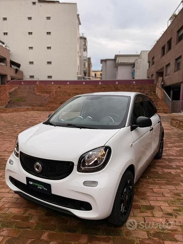 Usata Smart ForFour Passion 71 CV (52 kW) 2017 Bianco Utilitaria