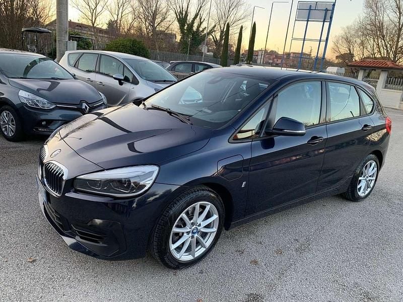 Usata BMW 225 Active Tourer iPerformance 136 CV (100 kW) 2018 Blu/azzurro Monovolume