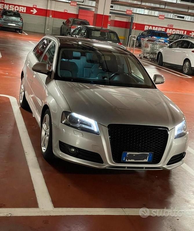 Grigio Usata 2009 Audi A3 Tre volumi | 5500 € - Immagine 1/4