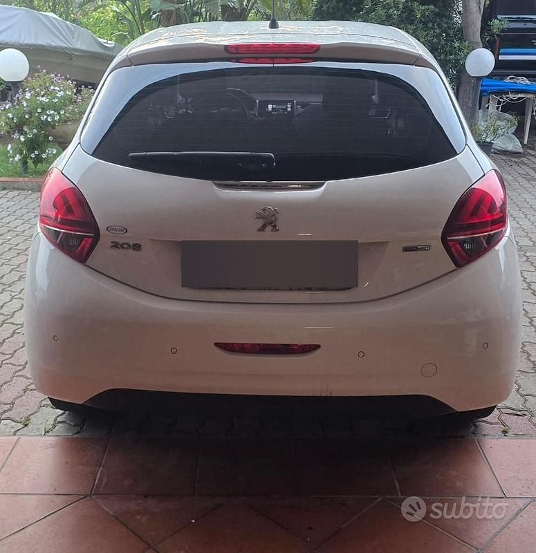 Usata Peugeot 208 82 CV (60 kW) 2016 Bianco Utilitaria