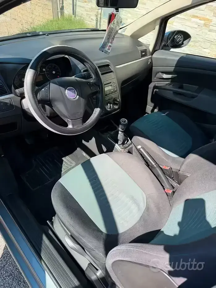 Usata Fiat Punto 65 CV (47 kW) 2010 Grigio Utilitaria