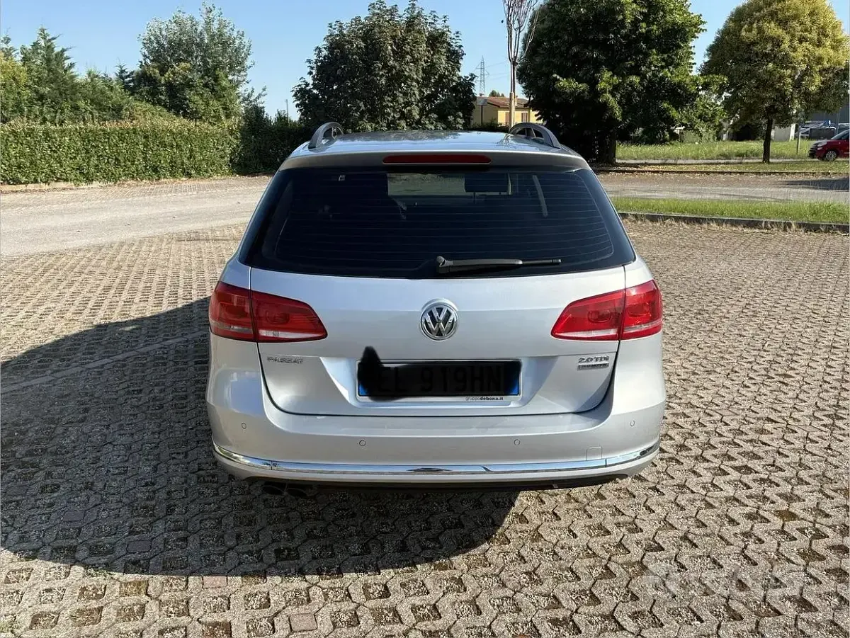 Usata VW Passat 140 CV (102 kW) 2012 Grigio Station wagon