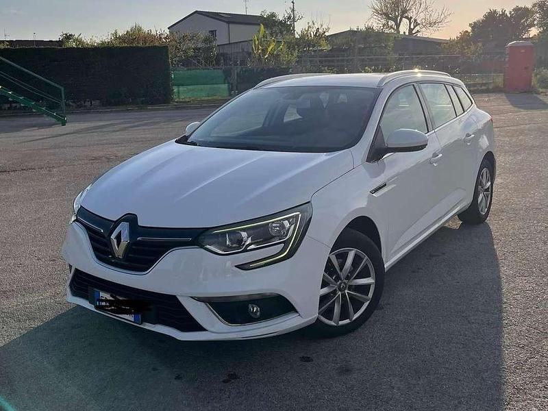 Usata Renault Mégane IV Zen 110 CV (80 kW) 2018 Bianco Station wagon