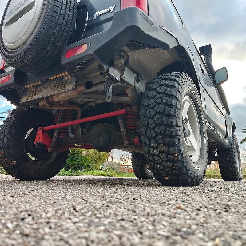 Usata Suzuki Jimny 82 CV (60 kW) 2004 Nero SUV
