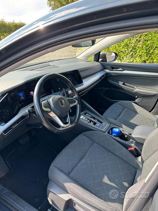 Usata VW Golf VIII 116 CV (85 kW) 2023 Grigio Berlina