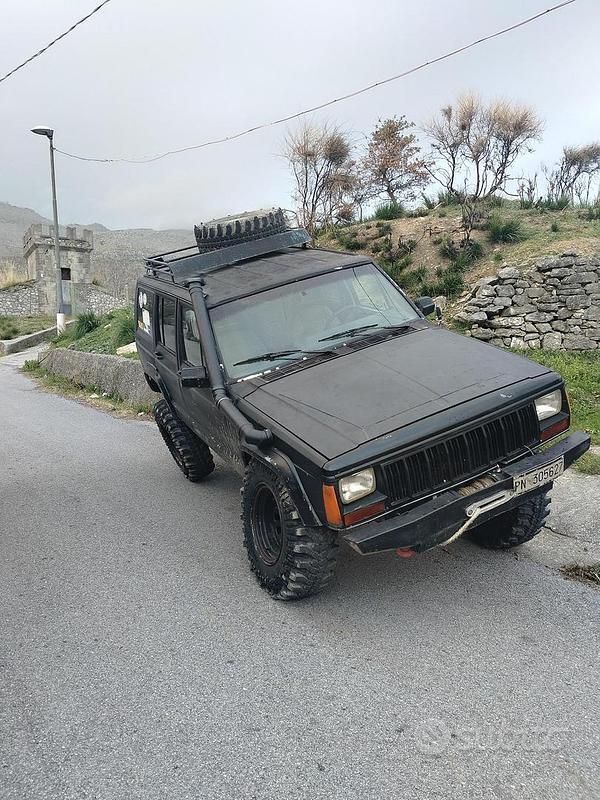 Occasion Jeep Cherokee 80 ch (58 kW) 1990 SUV