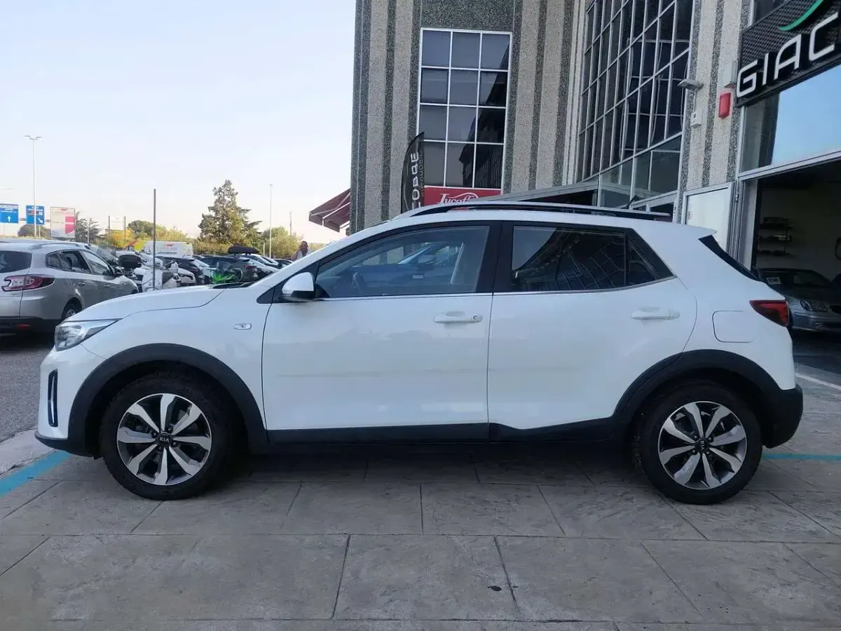 Usata Kia Stonic Urban 82 CV (60 kW) 2021 Bianco SUV