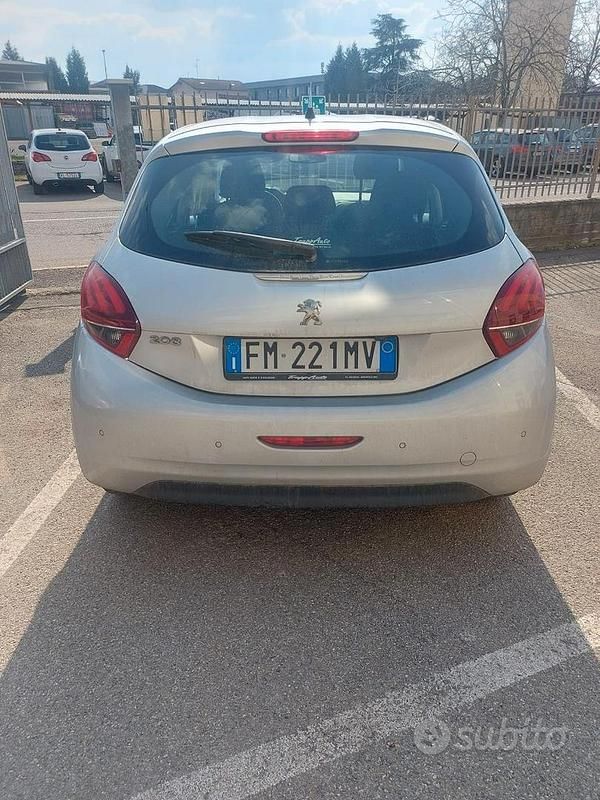 Usata Peugeot 208 2018 Grigio Utilitaria