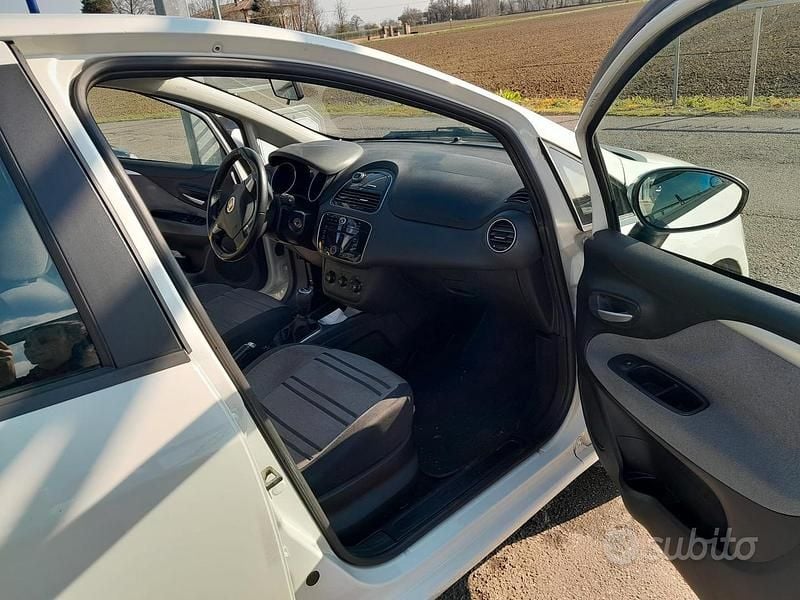 Usata Fiat Punto Evo 75 CV (55 kW) 2010 Bianco Utilitaria