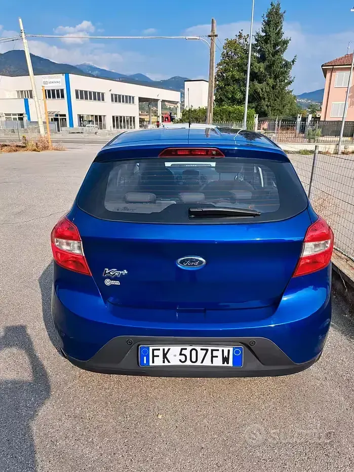 Usata Ford Ka 86 CV (63 kW) 2017 Bluazzurro Berlina