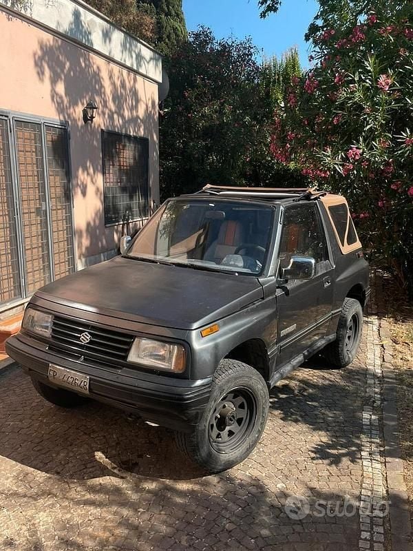 Usata Suzuki Vitara 75 CV (55 kW) 1989 Grigio SUV