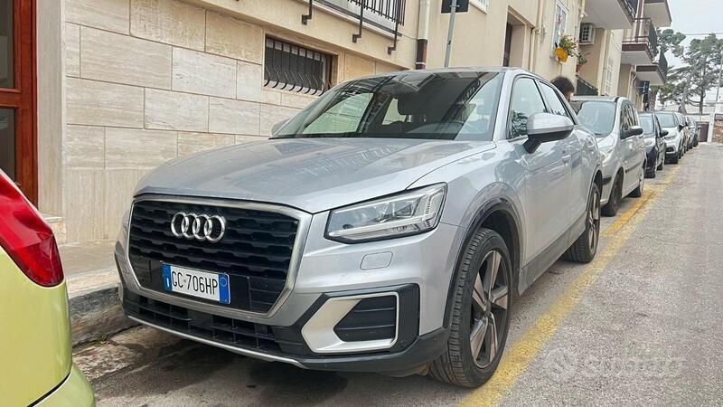 Grigio Usata 2020 Audi Q2 Admired SUV | 22.000 € (Ottimo prezzo) - Immagine 1/3