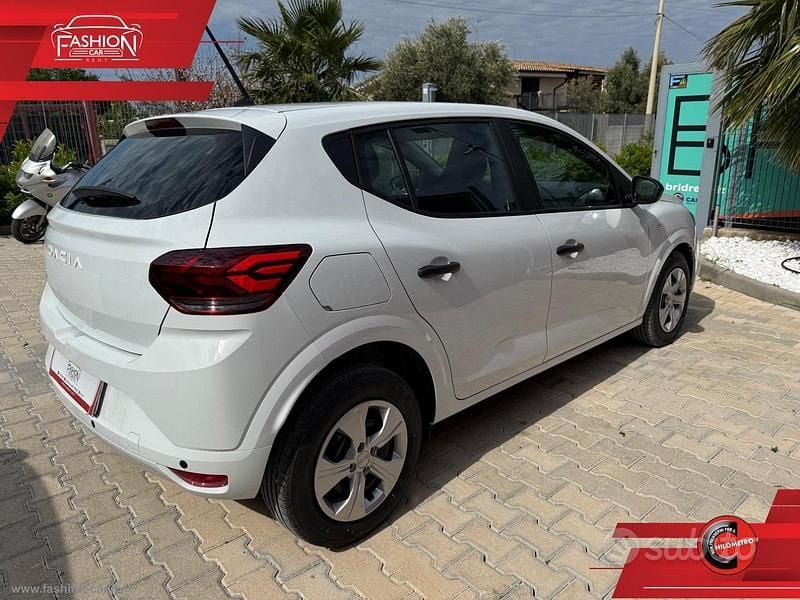 Usata Dacia Sandero Essentiel 101 CV (74 kW) 2024 Bianco Berlina
