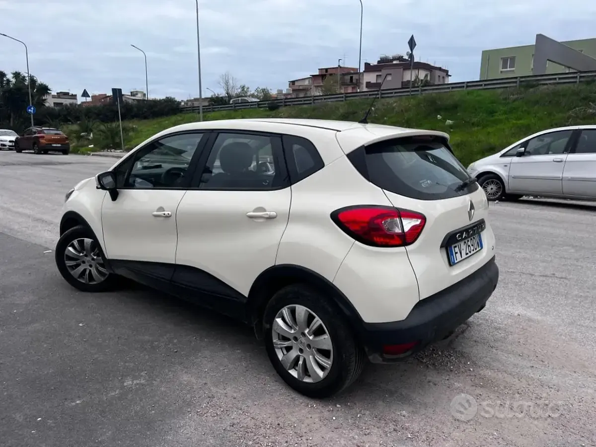 Usata Renault Captur 90 CV (66 kW) 2013 Beige SUV