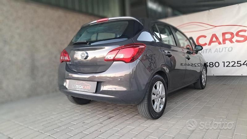 Usata Opel Corsa 69 CV (50 kW) 2016 Grigio Berlina