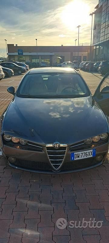 Grigio Usata 2009 Alfa Romeo 159 Station wagon | 1400 € (Super prezzo) - Immagine 1/4