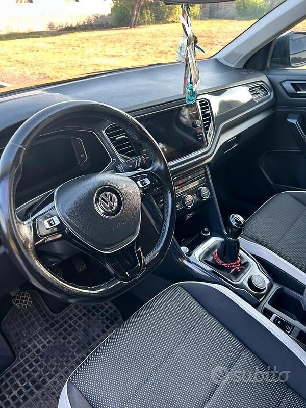Usata VW T-Roc Advance 150 CV (110 kW) 2019 Nero SUV