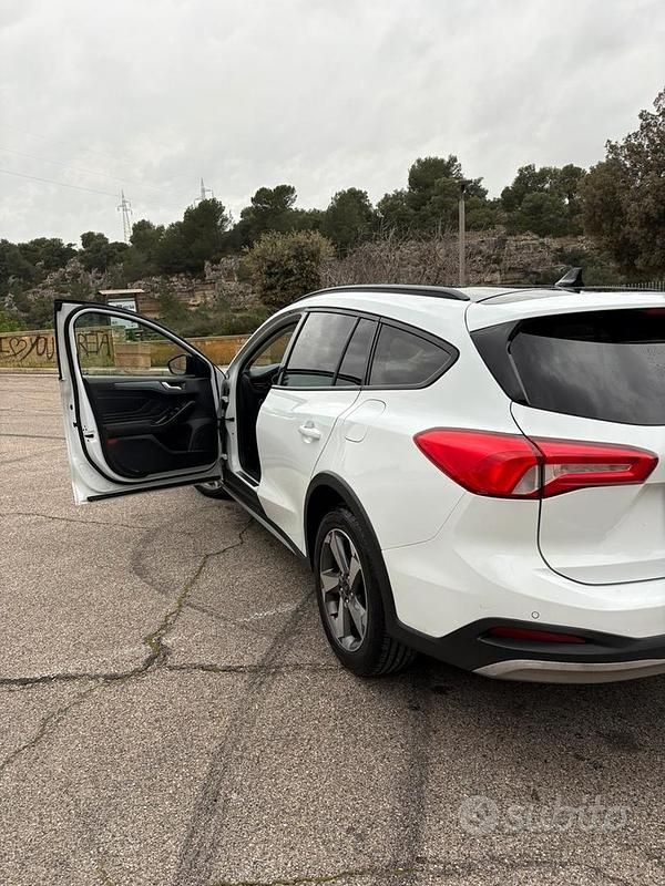 Usata Ford Focus Active 120 CV (88 kW) 2020 Bianco Station wagon