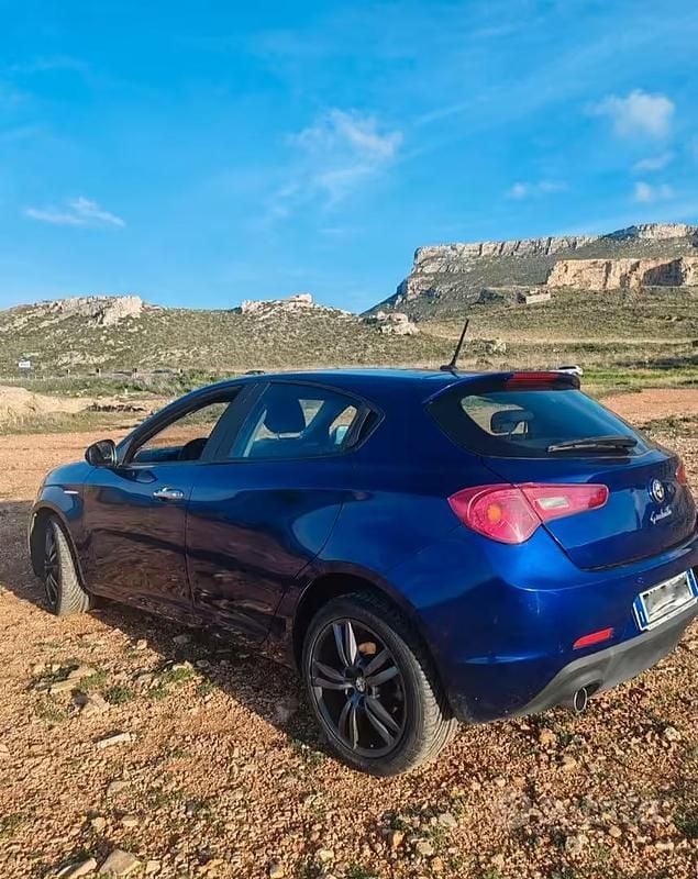 Usata Alfa Romeo Giulietta 105 CV (77 kW) 2015 Blu Utilitaria