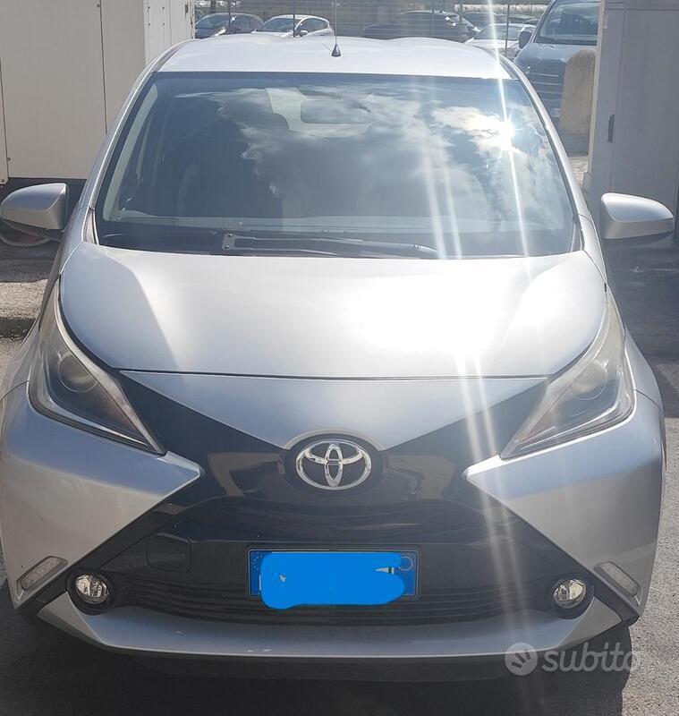 Usato 2015 Toyota Aygo 1.0 Benzin 69 CV (7.500 €)